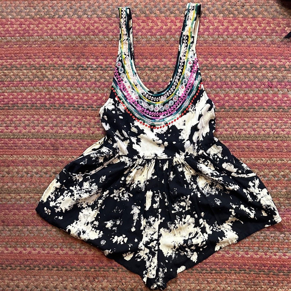 VTG BILLABONG DESIGNERS BOUTIQUE TIE DYE EMBROIDERED BEACH ROMPER